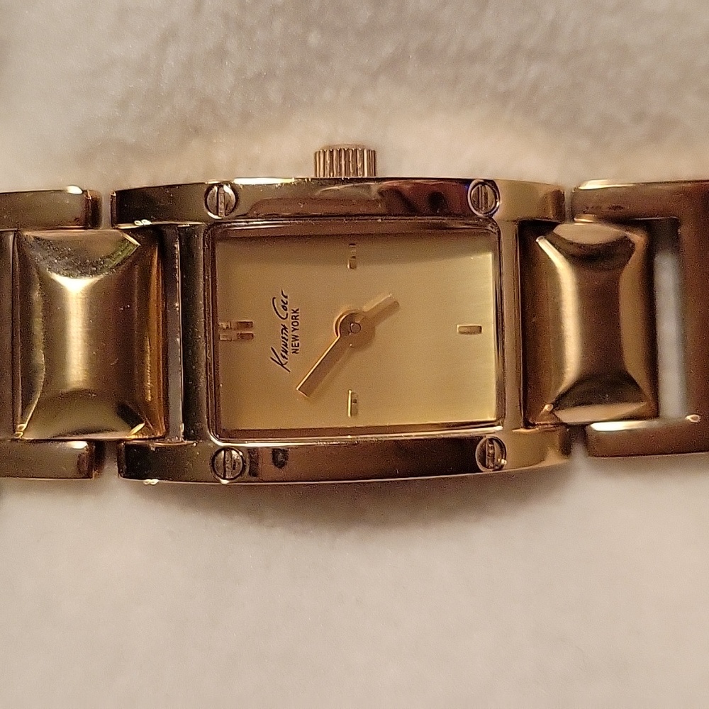 Kenneth Cole N.Y. Gold Watch - Picture 2 of 11